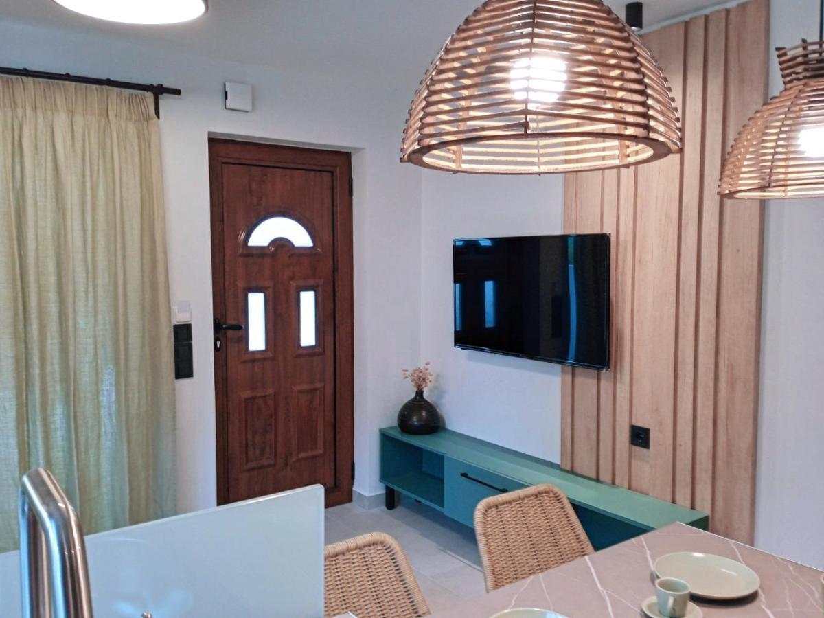 Q Luxury Rooms Paleros Exterior photo